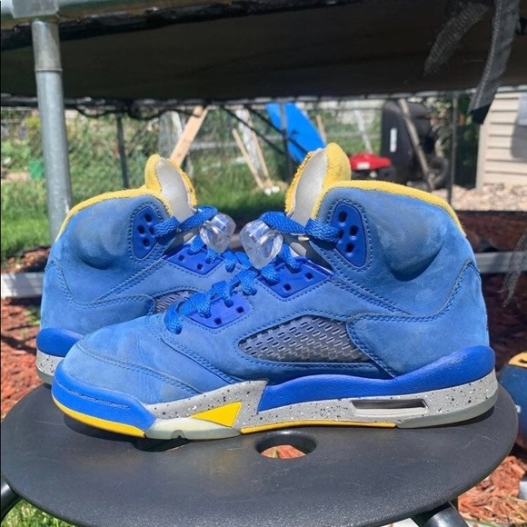 jordan 5 Laney - Picture 2 of 4